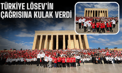 Türkiye LÖSEV’in Çağrısına Kulak Verdi: 100 Bine Yakın Katılımcı Anıtkabir’de Buluştu