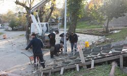 Neviye Mahallesi’ndeki Çocuk Parkında Yenileme Çalışmaları Sürüyor