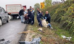 Otomobil tırın altına girdi: 4 yaralı