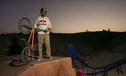 BMX sporcusu Bora Altıntaş, "Grind to Double Backflip" ile bir ilke imza attı