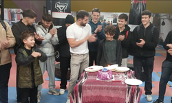 Minik Boksör Nuseybe İbrahim’e Sürpriz Doğum Günü Kutlaması