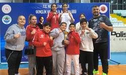 Hendek’in gururu Şampiyonlar Fight Akademi madalyalarla döndü