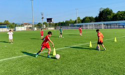 Spor Okullarında Hem Eğleniyor Hem Kendini Geliştiriyor