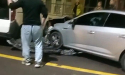 Kontrolden Çıkan Otomobil Park Halindeki Araçlara Çarptı