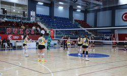 Düzce’de Küçük Kızlar Voleybol Müsabakaları Başladı