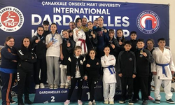 Serdivan Belediyesi Karate Takımı Çanakkale’de madalyaları topladı