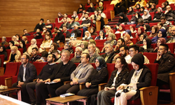 Serdivan’da “Doğu Türkistan Seyahatnamesi”ni Anlattı