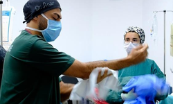 İngiltere’den Gelen Hastanın Tıkalı Tüpleri Kapalı Yöntemle Tedavi Edildi