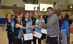 Hendek’te Genç Kızlar Voleybol Müsabakaları Heyecanı