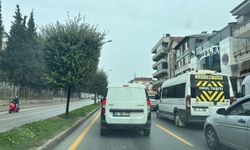 Tek Yokuş’ta Trafik Çilesi: Sürücüler Dakikalarca Bekliyor