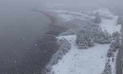 Abant Gölü Milli Parkı Karla Kaplandı: Ziyaretçilere Kartpostallık Manzara