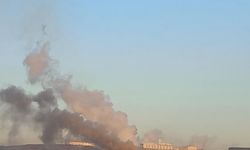 Simsiyah duman vatandaşı tedirgin etti