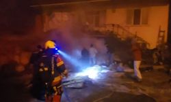 Balıkesir'de evin altında bulunan ahırda yangın çıktı