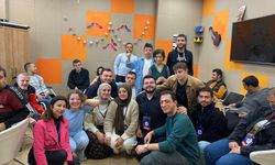 Birlikte Gülünen On Haftada “Sevgiye Engel Yok”