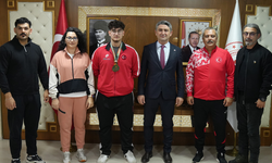 Balkan Şampiyonu Ömer Gürmeriç’ten İl Müdürü Cemil Boz’a ziyaret