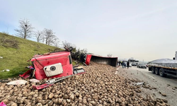 Tırın 2 araca çarptığı kazada ağır yaralanan sürücü hayatını kaybetti