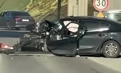 Gişelere çarpan otomobilde 2 kişi ağır yaralandı