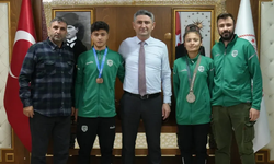 Sakaryalı taekwondocular İl Müdürü Boz’dan tebrik aldı
