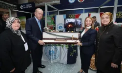 Uluslararası Yerel Yönetimler Zirvesi’nde İlgi Odağı Oldu