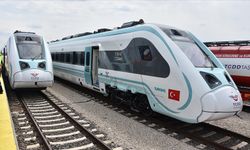 Yerli ve milli iki tren seti ile iki lokomotifi teslim edildi!