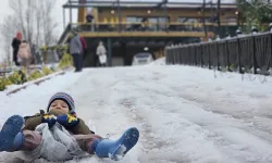 KAR YAĞIŞI EĞİTİME ARA VERDİ: İSTANBUL, TUNCELİ VE KAHRAMANMARAŞ’TA OKULLAR TATİL
