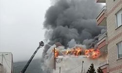 Ataşehir'de iş yerinde çıkan yangına müdahale ediliyor