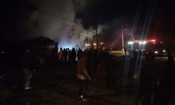 Çan'da bir otomobil ve ahır yangında zarar gördü