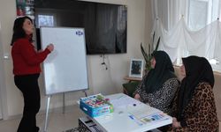 Ergene'de okuma yazma kurslarına katılamayanlara evde eğitim desteği