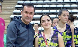 U16 Kızlar Basketbol Ligi’nde Şampiyon Antspor A
