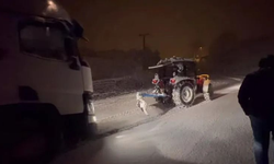 Akyazı'da traktörler kamyon çekti!