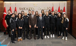 Vali Rahmi Doğan’dan Sakarya Voleyboluna destek