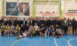 Geyve Kurumlar Arası Voleybol Turnuvası büyük heyecanla tamamlandı