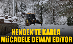 Hendek'te karla mücadele devam ediyor