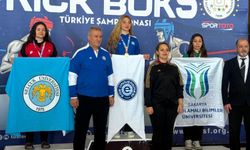SUBÜ öğrencileri kick boksta Türkiye üçüncüsü