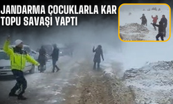Jandarma çocuklarla kar topu savaşı yaptı
