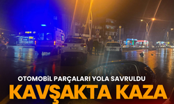 Adapazarı'nda kaza: Otomobil parçaları yola savruldu!