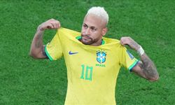 Neymar, Santos ile Sözleşmesini 2026 Sonuna Kadar Uzattı