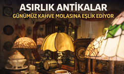 Asırlık antikalarla dekore edilen kafe ilgi görüyor