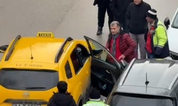 Bolu’da açılan araç kapısına taksi çarptı: Facia kıl payı atlatıldı