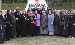 AK kadınlardan anlamlı ziyaret