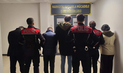 İzmit’te 4 şüphelinin üzerinden 200 gram metamfetamin çıktı