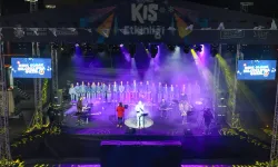 Selçuklu’da Gençler 90’lar Şarkılarıyla Sahnedeydi