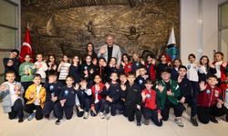 Minik öğrencilerden Serdivan Belediyesi’ne anlamlı ziyaret