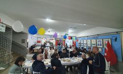 Bursa'daki lisenin öğrencileri öğretmenleriyle iftar yaptı