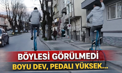 Şehir Merkezinde İlginç Görüntü: Dev Bisiklet Trafikte Dikkat Çekti