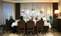 Farklı Ülkelerden Müslüman Turistler İstanbul’da Aynı İftar Sofrasında Buluştu