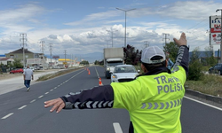 Komşuda binlerce araç denetlendi