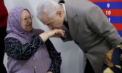 Kırklareli Valisi Turan, huzurevi sakinleriyle bayramlaştı