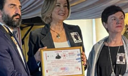 Yazar Asuman Tümer’e Uluslararası İveria Ödülü