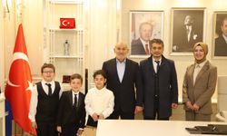 Hendek’te 23 Nisan’da başkanlık koltuğu çocuklara emanet edildi